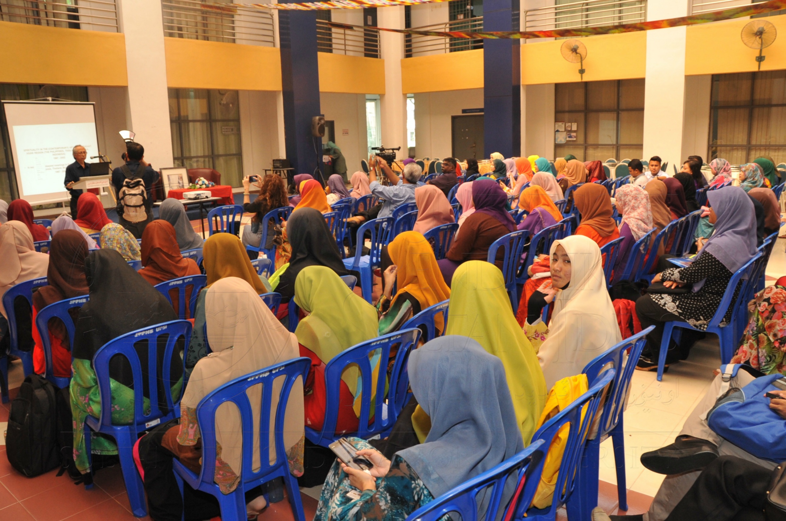 PRO15 173 ESE HAS 2181